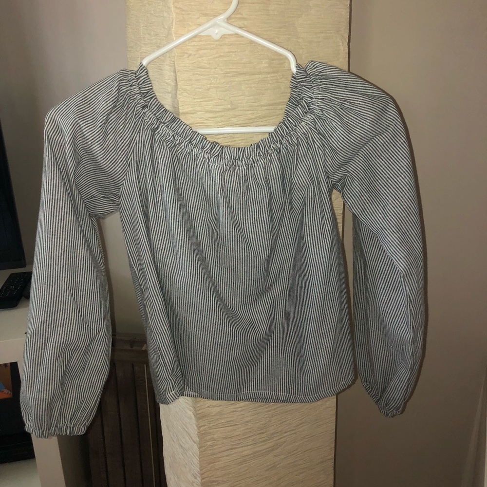 BRANDY MELVILLE off-shoulder pinstripe longsleeve